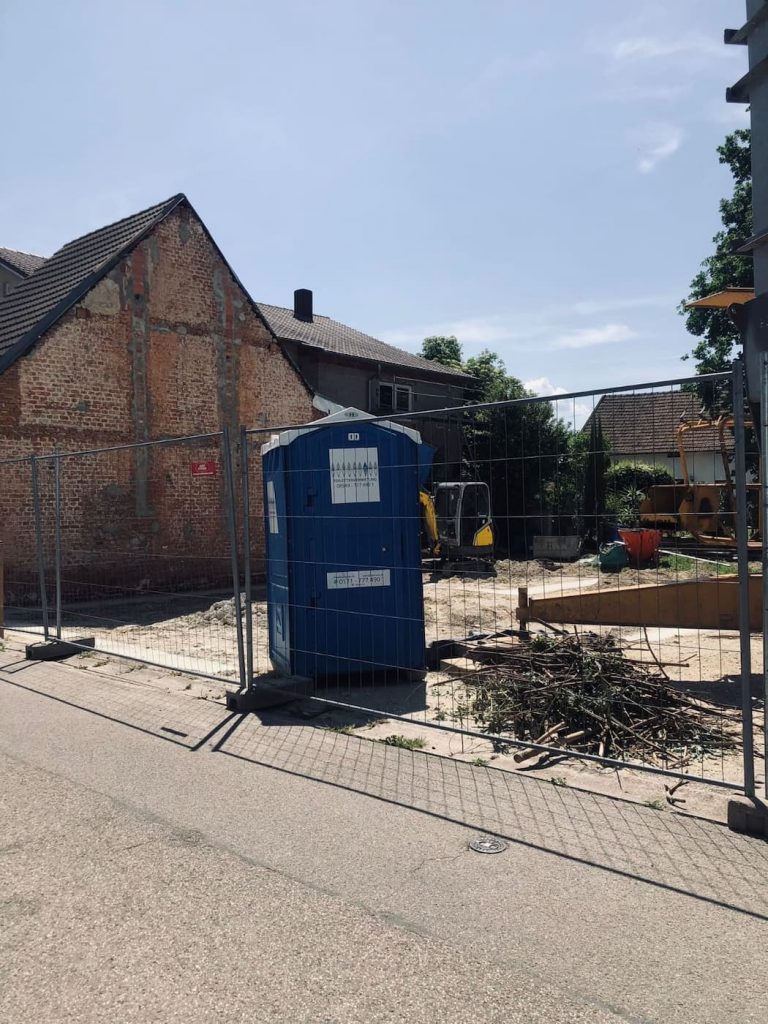 Baustellentoilette mieten: 8 Gründe für die Miete einer Toilette für die Baustelle Blaue Miettoilette fuer bau Bayern WC Blaue Miettoilette fuer bau Bayern WC Dixis für Bayern