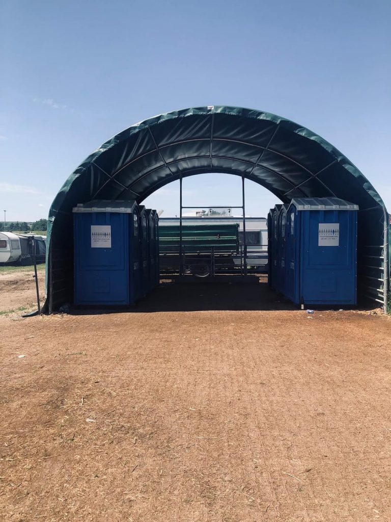 Event WC: Warum sind mobile Toiletten für Veranstaltungen so wichtig? Mobile toiletten festival toilette unterm zelt Niederbayern oberfalz Bayern WC BayernWC Mobile toiletten festival toilette unterm zelt Niederbayern oberfalz Bayern WC BayernWC Dixis für Bayern